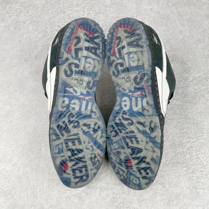 Nike SB Dunk Low Staple Panda Pigeon