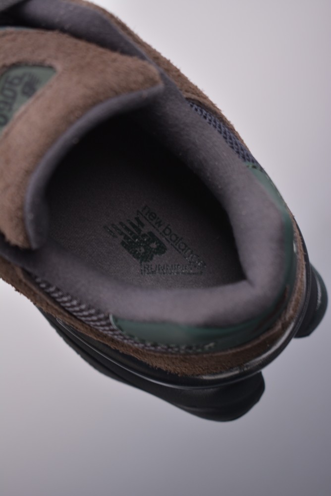 New Balance 9060 Beef and Broccoli