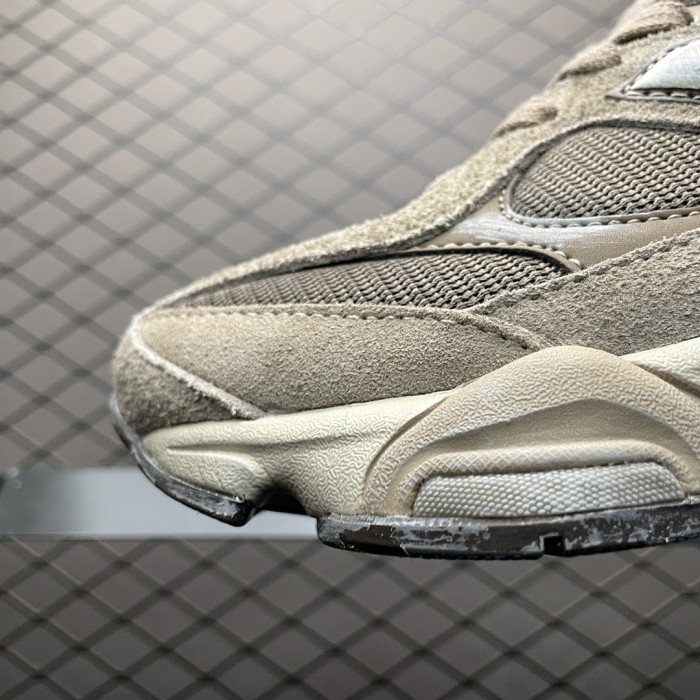 New Balance 9060 Mushroom