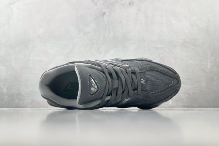 New Balance 9060 Magnet