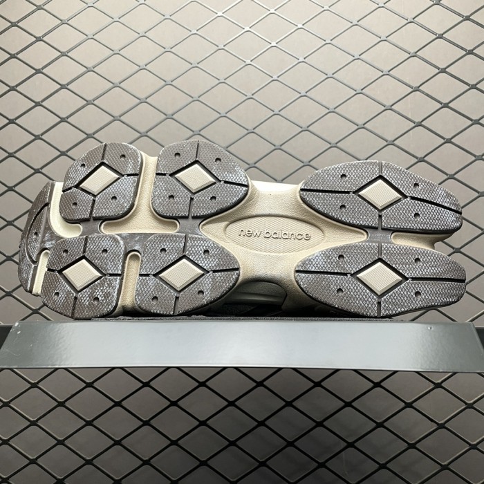 New Balance 9060 Mushroom