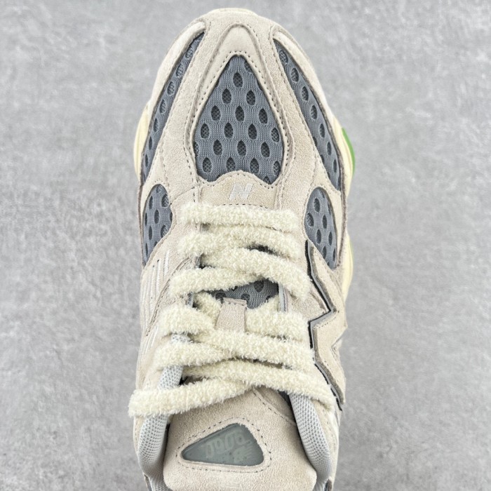 New Balance 9060 Bricks & Wood