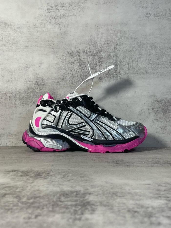 Balenciaga Runner Sneaker in Silver/black/neon-pink