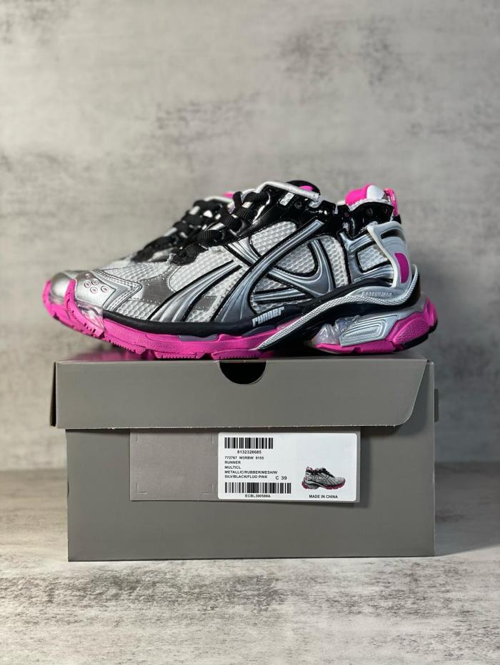 Balenciaga Runner Sneaker in Silver/black/neon-pink