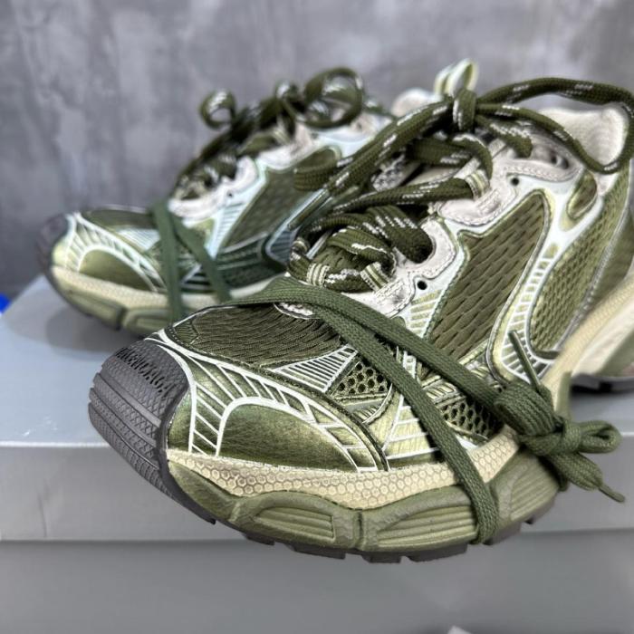 Balenciaga 3XL Dark Green Light Beige