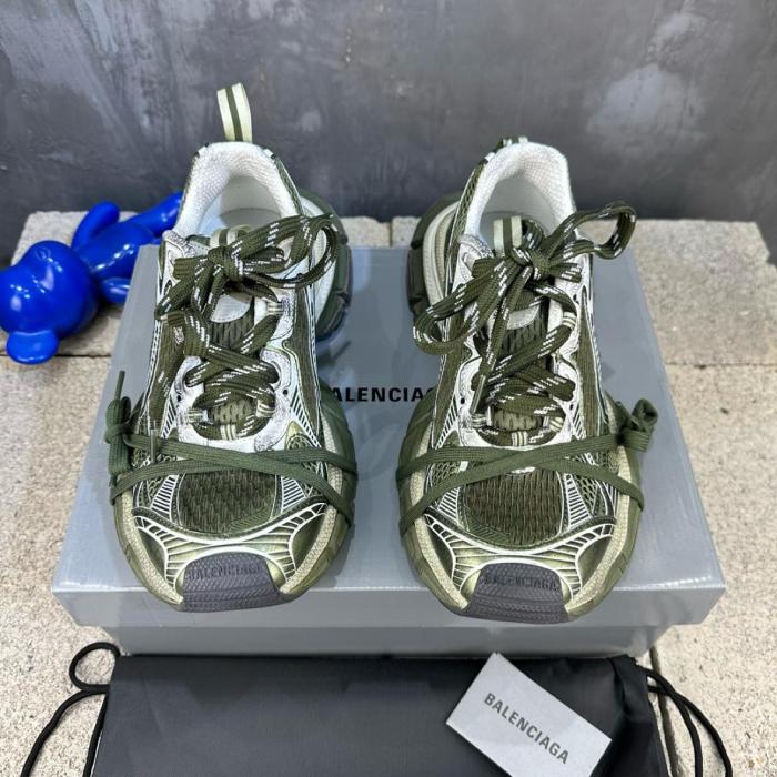 Balenciaga 3XL Dark Green Light Beige