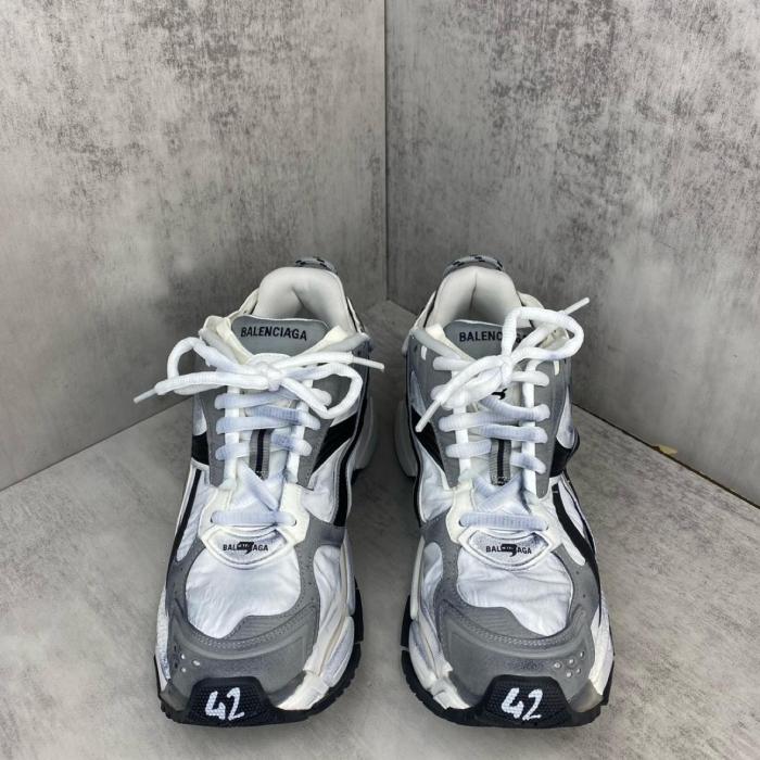 Balenciaga Runner Grey White