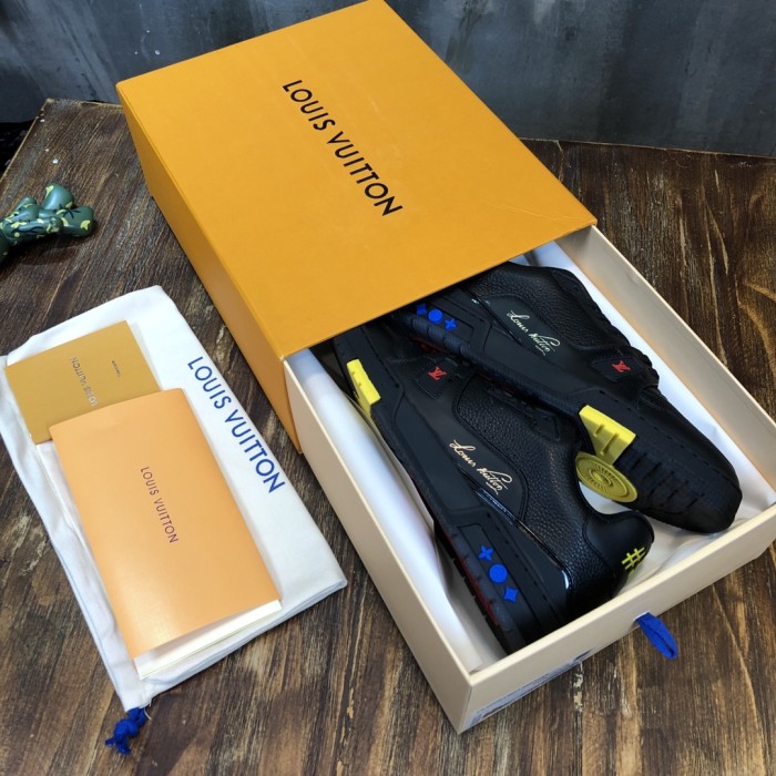 Louis Vuitton Trainer Black Signature
