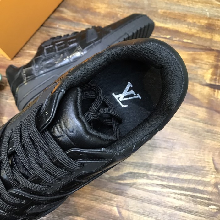 Louis Vuitton Trainer Crocodile leather black