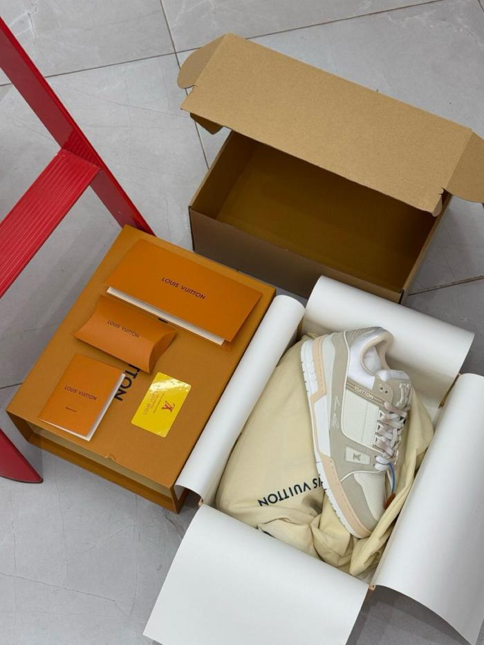 LOUIS VUITTON Trainer Low-Top Skateboard Shoes Unisex Light Green