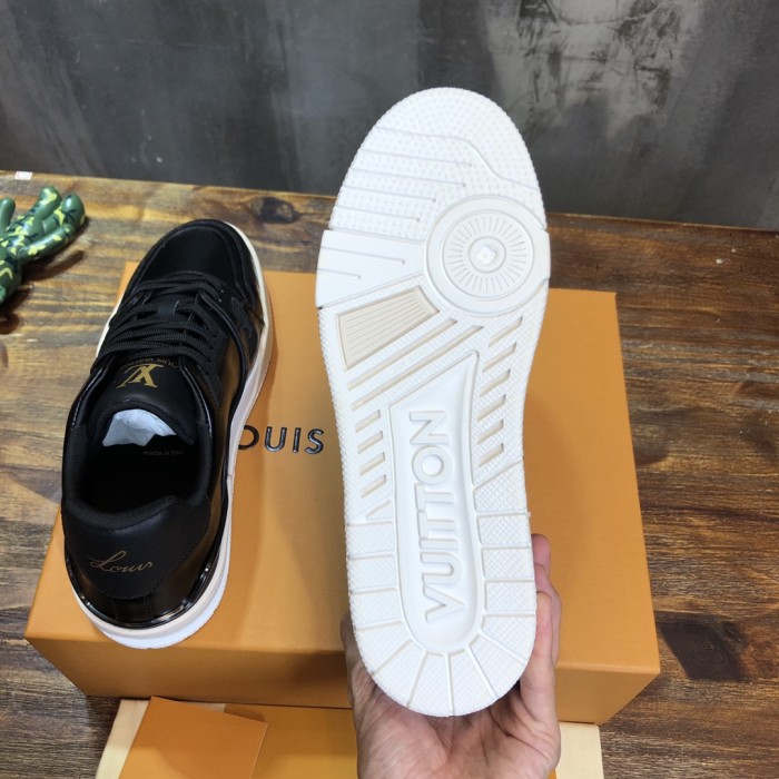 Louis Vuitton Trainer Black Glazed Signature