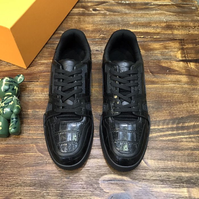 Louis Vuitton Trainer Crocodile leather black
