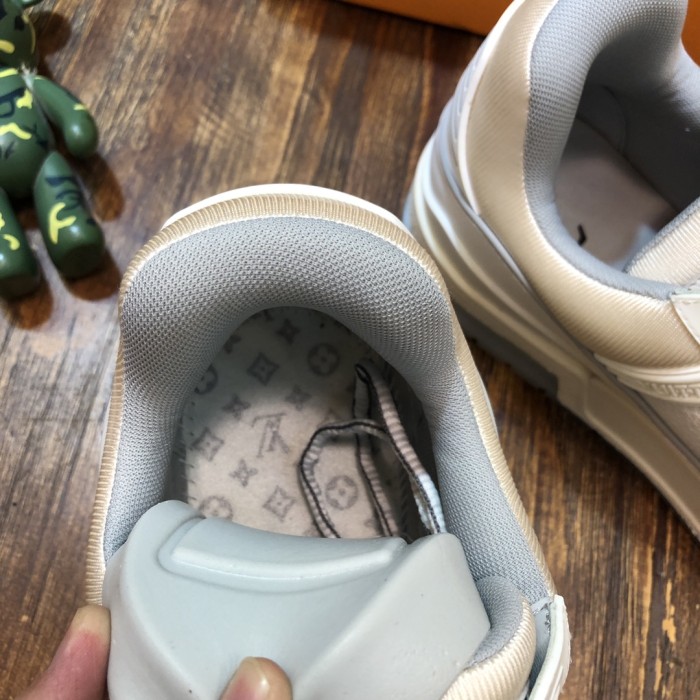 Louis Vuitton Trainer white denim