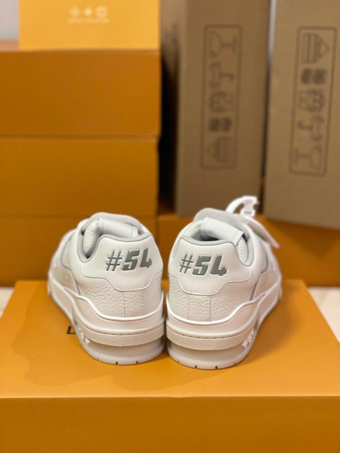 Louis Vuitton Trainer White Signature