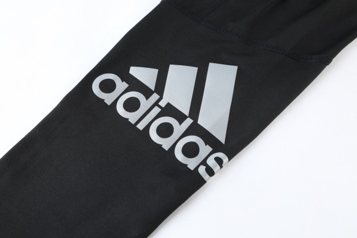 Sportswear adidas Y143
