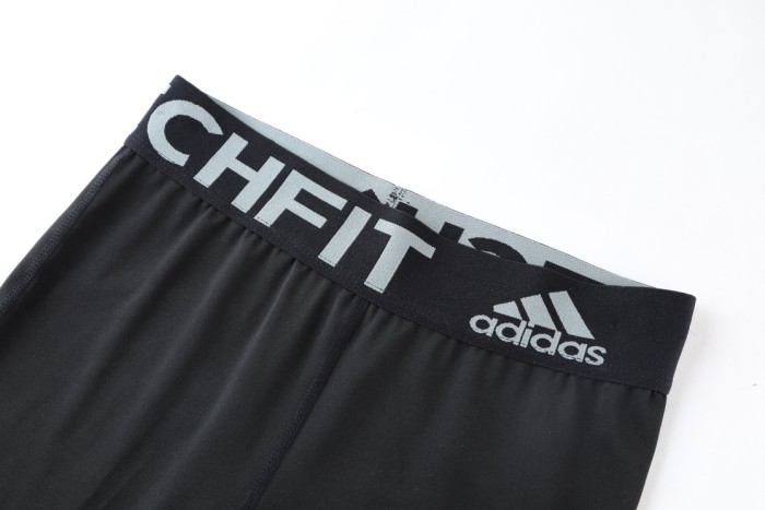 Sportswear adidas Y143