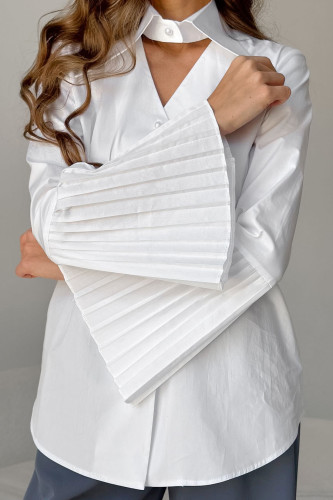 Solid Color Cotton Horn Long Sleeved Shirt