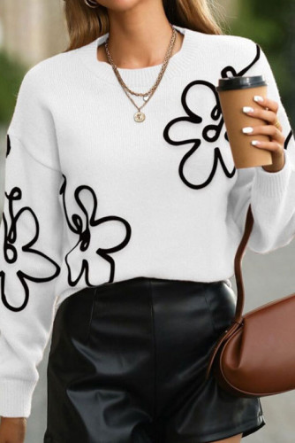 Flower Embroidery Round Neck Long Sleeved Knitted Sweater
