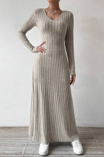 Solid Color Round Neck Long Sleeved Knitted Dress