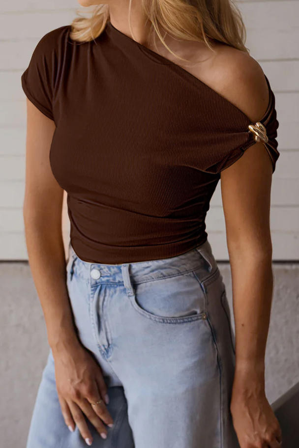 Slant Shoulder Metal Buckle Slim Fit T-shirt