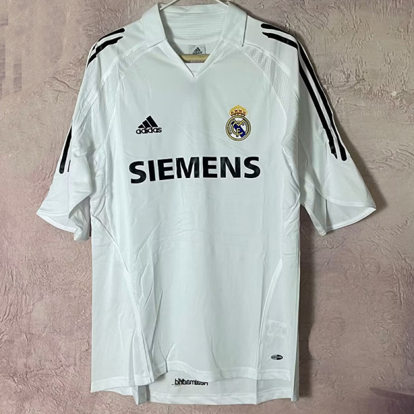 2005/2006 RMA Home Retro Soccer Jersey