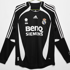 2006/2007 RMA Black Long Sleeve Retro Soccer Jersey