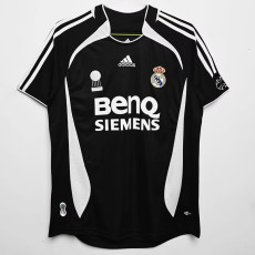 2006/2007 RMA Black Retro Soccer Jersey