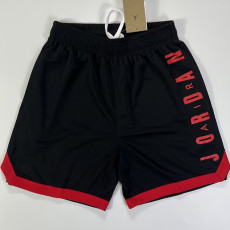 24/25 New JORDAN Black Quarter shorts(飞人、红标\边）