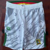 25/26 BAR White Shorts Pants