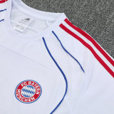 25/26  Bayern White  Training Short Suit (蓝红小边线）