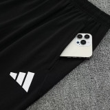 25/26 Man Utd Purple Half Pull Tracksuit胸前广告  (半拉链)