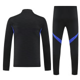 25/26 Man Utd Black Half Pull Tracksuit (胸前广告\半拉链)