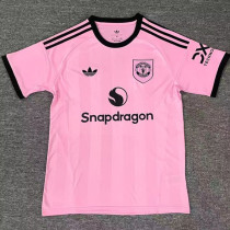 25/26 Man Utd Goalkeeper Pink  Fans Soccer Jersey