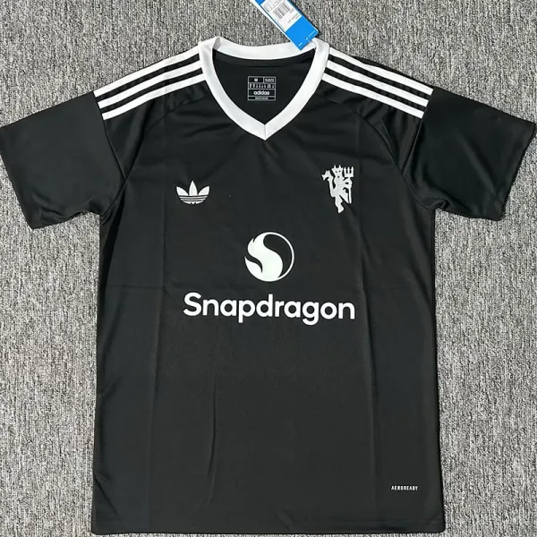 24-25 Man Utd Black Special Edition Fans Soccer Jersey