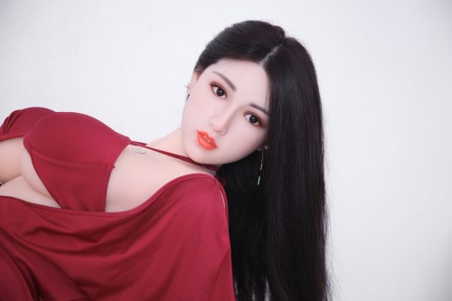 Married young Chinese women of about 30 years old are full of irresistible sexual charm.
