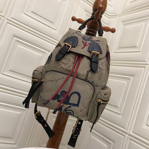 秋冬新作★バーバリー リュック コピー★ The Rucksack ナイロンバックパック Bab46861