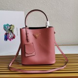 可愛いプラダ 偽物 パニエ サフィアーノレザー バッグ ハンドバッグ 5色 1BA212 puu32582
