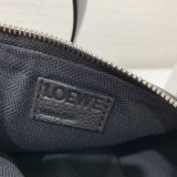 大人気！ロエベ ショルダーバッグ 偽物 アントン スリング Anton Sling カーフスキン loq24862