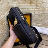 人気急上昇フェンディ バッグ バグズ コピー ナイロンワンショルダーバックパック fek65645