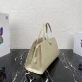 人気 新作 プラダ カーフ ハンドバッグ 偽物 ギフトに最適♪ puw31789