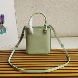 21-22AW【プラダ】スモール ブラッシュドレザー トートバッグ コピー puh72610