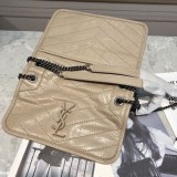 【日本未発売】サンローラン ショルダーバッグ 偽物 ニキ ベイビー クリンクルヴィンテージレザー Sav69448