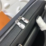 大人気 ルイヴィトン アレックス・ブリーフケース タイガ偽物 黒 M30440