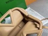 追跡付き発送ボッテガヴェネタ ポイント 偽物 トップハンドルスモールバッグ★アーモンド boj60777