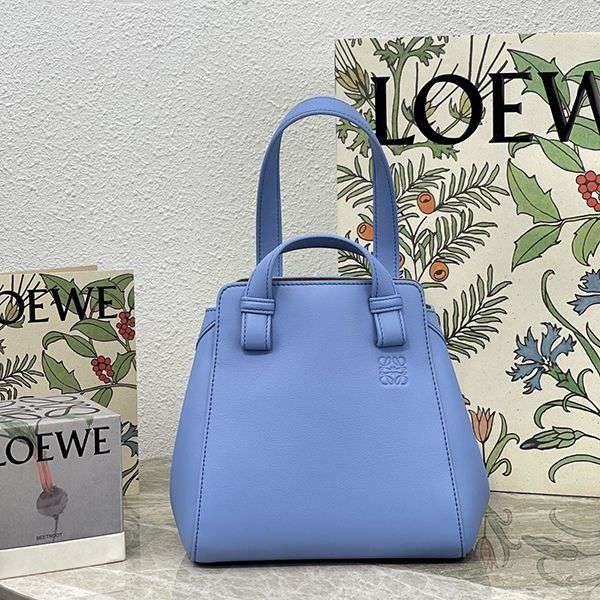 お洒落に♪ロエベ ハンモック 偽物 ナゲット ショルダーストラップ付 A538H04X02