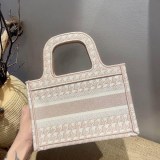 人気No1ディオール ブックトート 偽物 ミニバッグ マクロ ハウンドトゥース エンブロイダリー dey22191