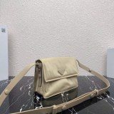 高品質♪♪♪プラダ ナイロン ショルダーバック 偽物 1BD313
