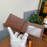 累積売上総額第１位！ルイヴィトン 偽物 タイガ モノグラム 二つ折り財布 vuy05596
