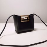 秋冬新作フェンディ ウェイ レザー バッグ 偽物 fep86505