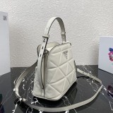 ☆超人気☆プラダ ロゴ ハンドバッグ ショルダーバッグ 偽物 puf30026